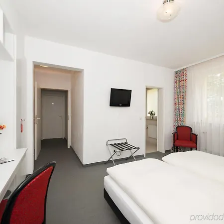 Hotel Elbotel By Centro Rostock
